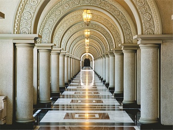МРАМОРНАЯ КОЛОННАДА